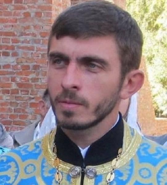 Від священика Василя Мокрицького з моменту знайомства і до останніх секунд програми віяло Божим Дивом – Олег Володарський