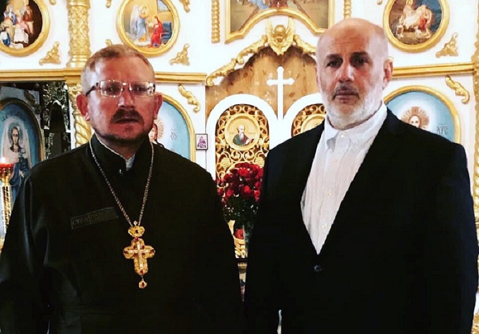 Сонячний промінчик божої любові виблискував в очах отця Ореста, котрий зустрічав нас на порозі храму – Олег Володарський (відео)